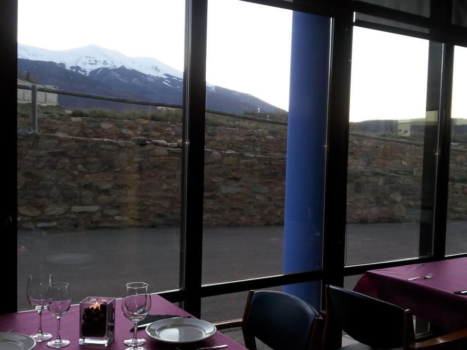 Hotel El Comendador Añón Exteriör bild