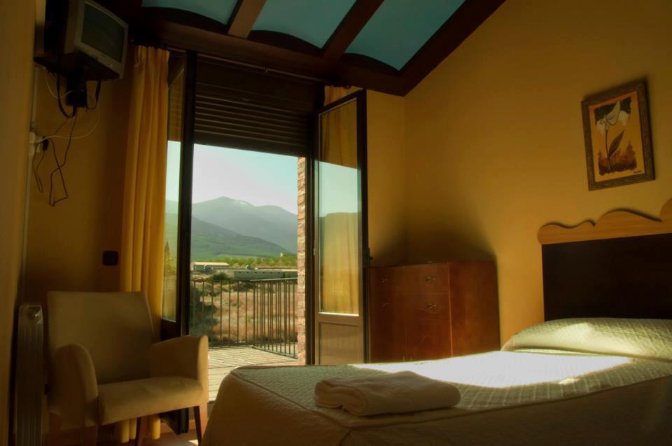 Hotel El Comendador Añón Exteriör bild